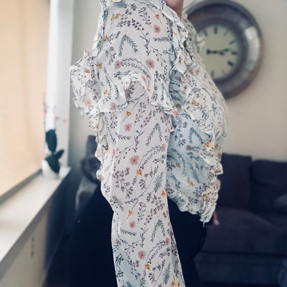 Gabrielle Sheer Floral Top - Picture 4 of 4